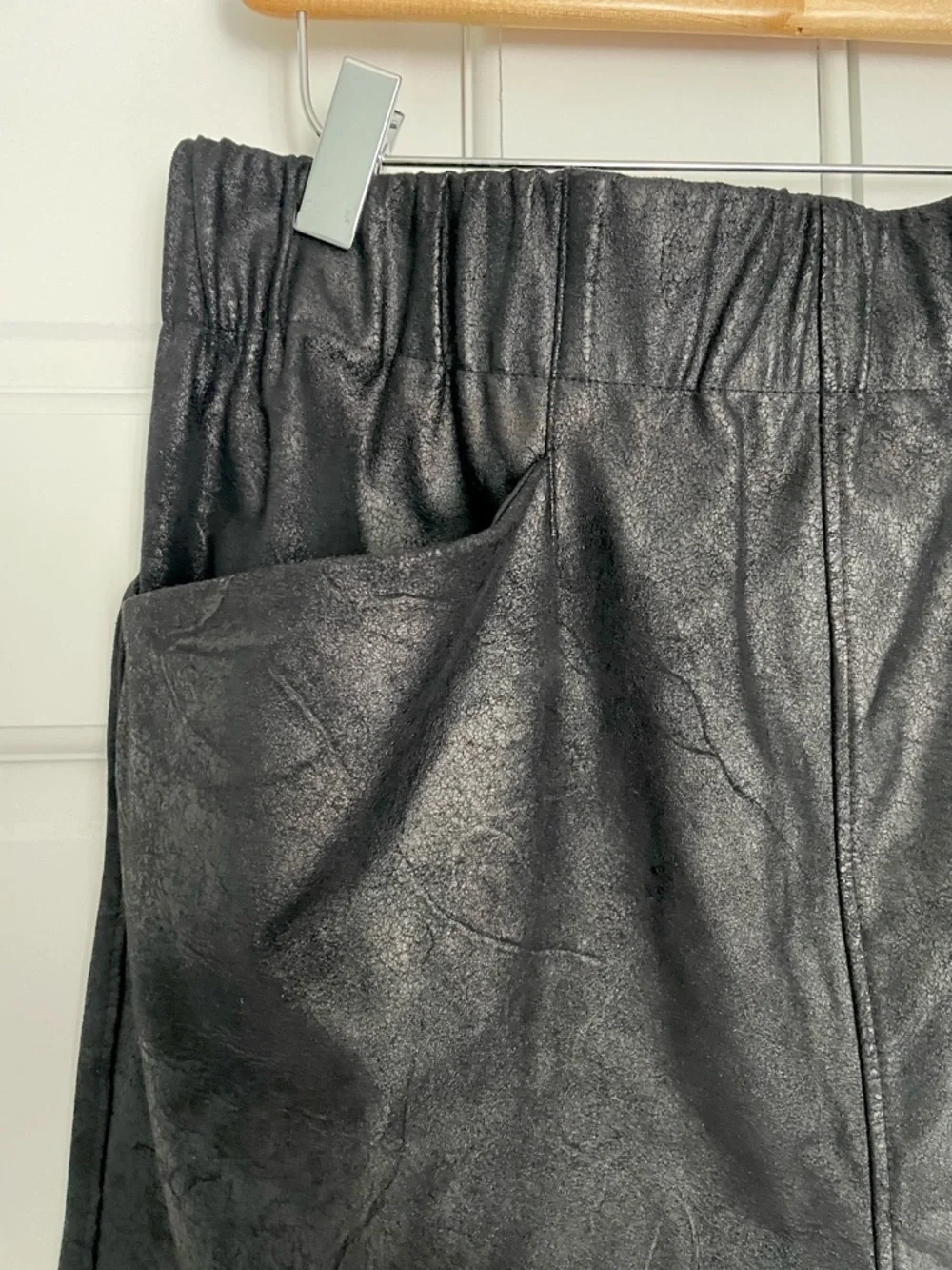 Evereve & David Lerner Women’s Faux Leather Pull On Pocket Mini Skirt Size M